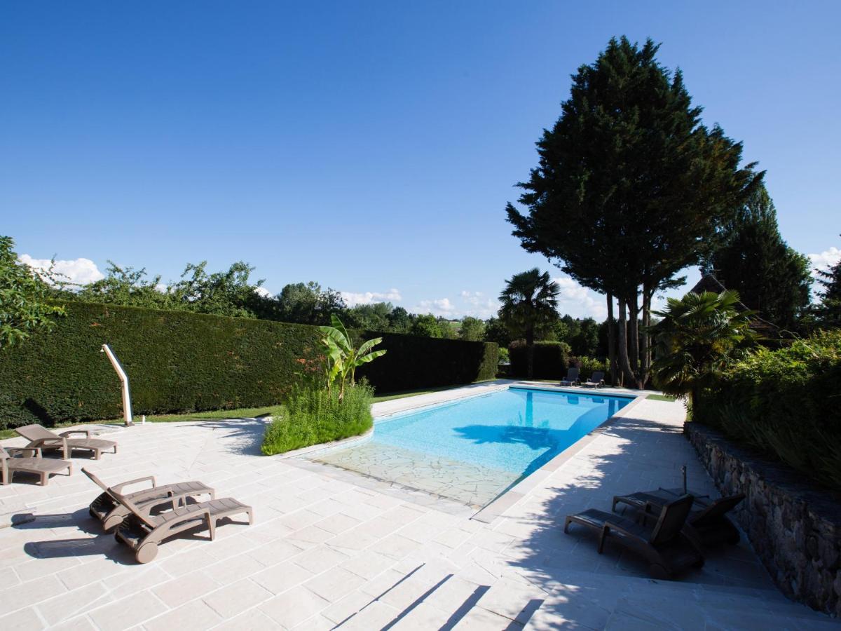 Domaine Du Manoir Les Avenières Exterior foto