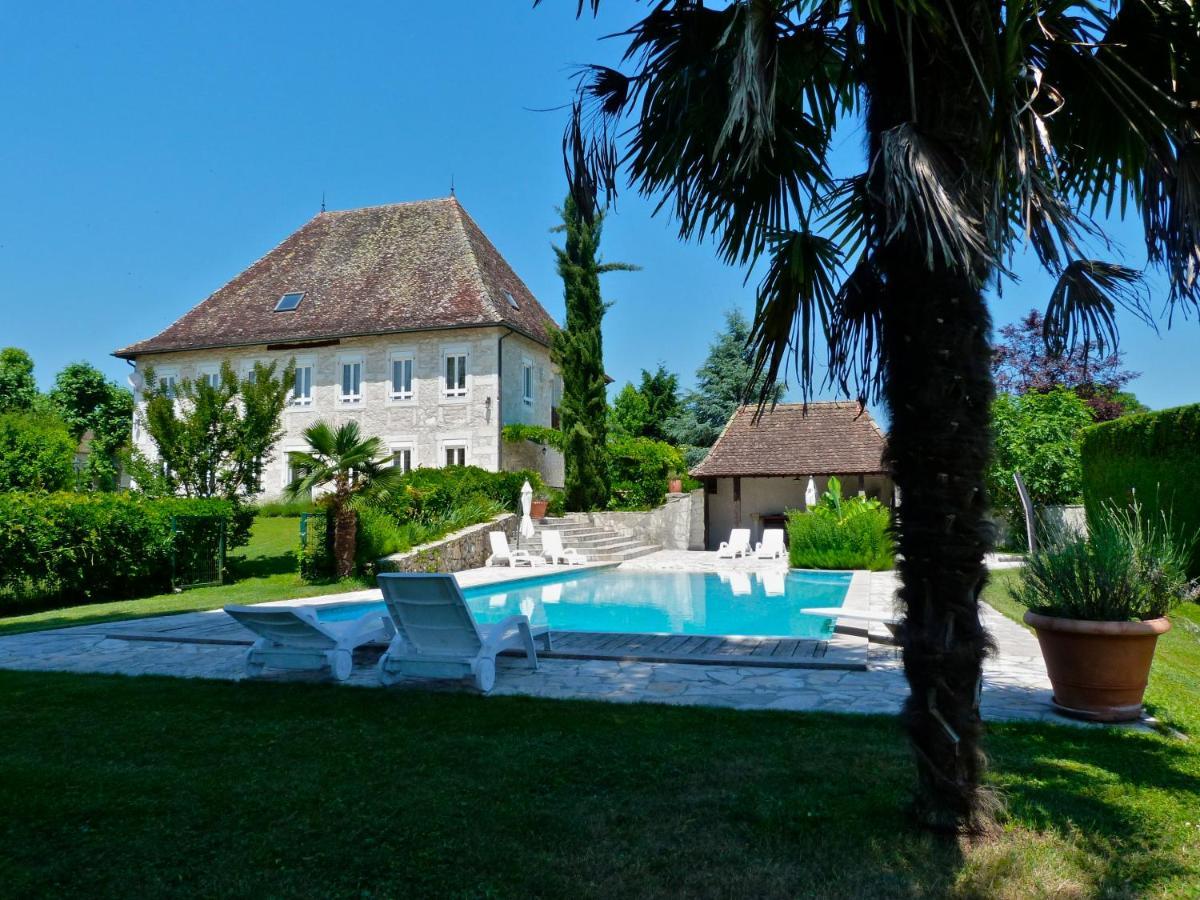 Domaine Du Manoir Les Avenières Exterior foto