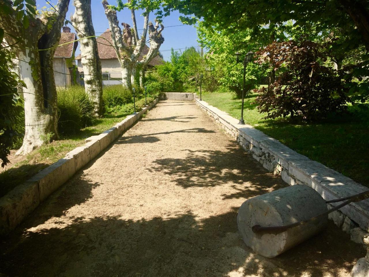 Domaine Du Manoir Les Avenières Exterior foto