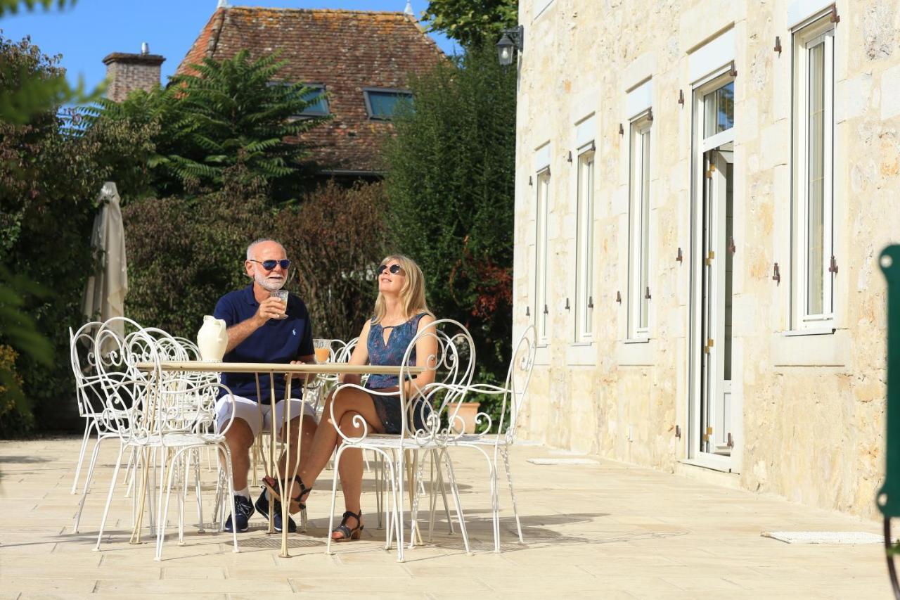Domaine Du Manoir Les Avenières Exterior foto
